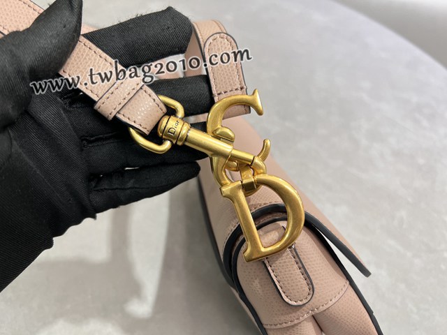 Dior专柜经典马鞍包迪奥高仿原单墙粉小号马鞍包腋下肩背包 djfk1640